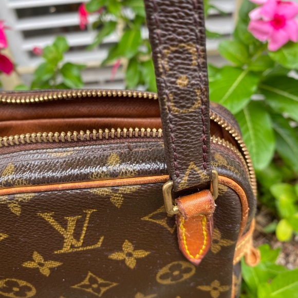 Louis Vuitton Monogram Pochette Marley Bandouliere - Picture 12 of 16